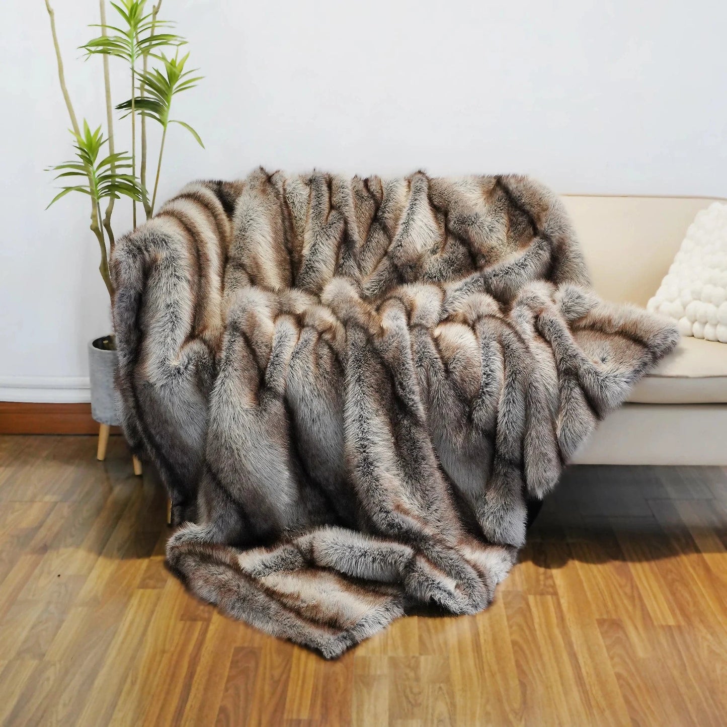 Luxury Faux Fur Blanket - High-End Fox Fur Bed & Sofa Throw - STripleB