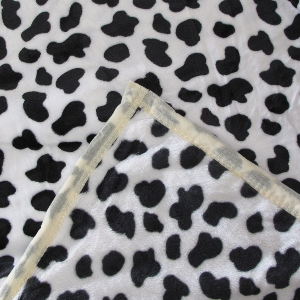 Animal Pattern Soft Flannel Plush Queen Size Blanket - Dalmatian - STripleB