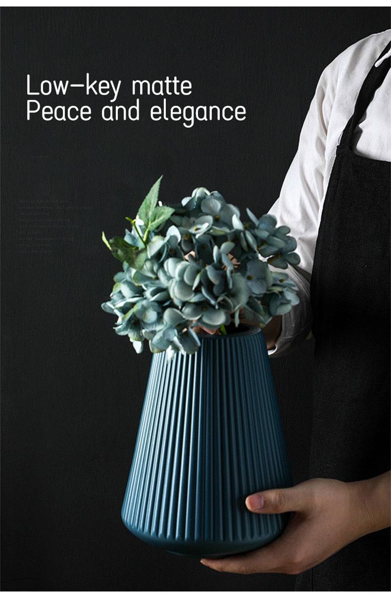 Luxury Modern Plastic Vase - STripleB 