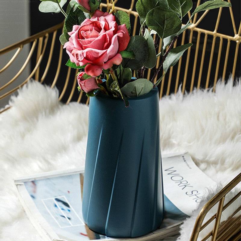 Luxury Modern Plastic Vase - STripleB 