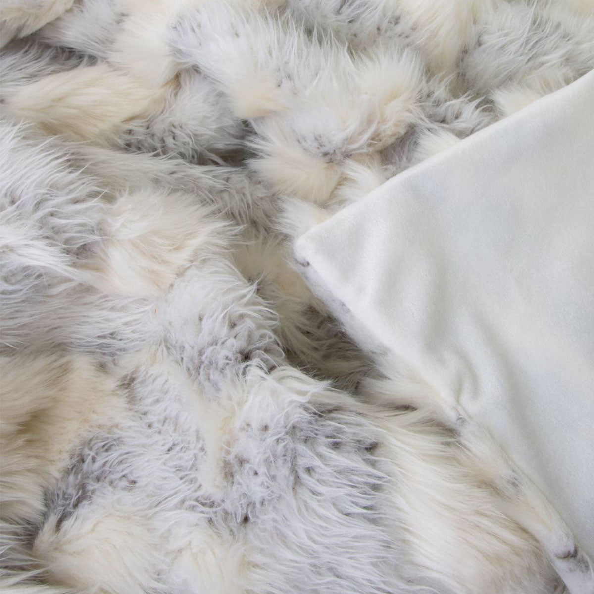 J Elliot Home - Arctic Luxury Faux Fur Throw - 130 x 160cm - STripleB